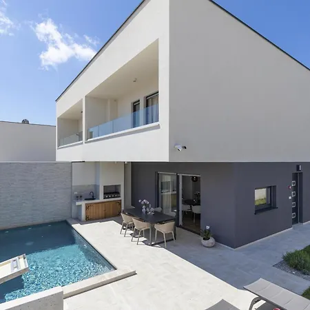 Oasis Holiday home Liznjan
